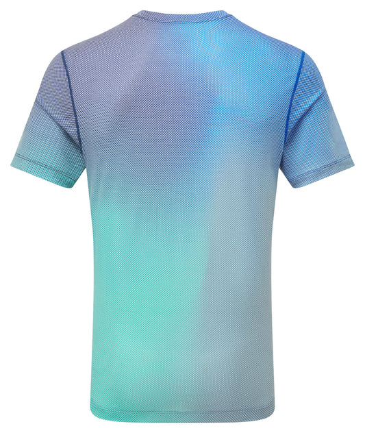 The Ronhill Tech Golden Hour men’s running t-shirt is designed to keep you cool when the mercury climbs with Polartec Delta yarns. Colour is Blue