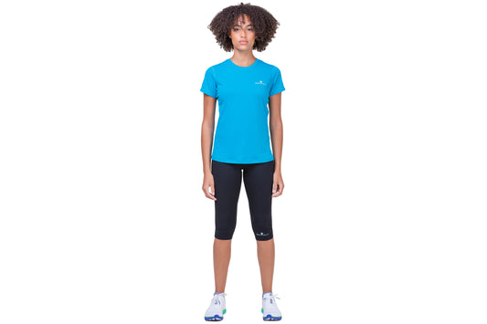 This relaxed fit, basic short-sleeved Tee is anything but; made from our high performance Vapourlite fabric, it’s lightweight, breathable and effectively wicks moisture away from the body, plus it feels great. It has Ronhill's quality stitched in, which means it will be there for you run after run.