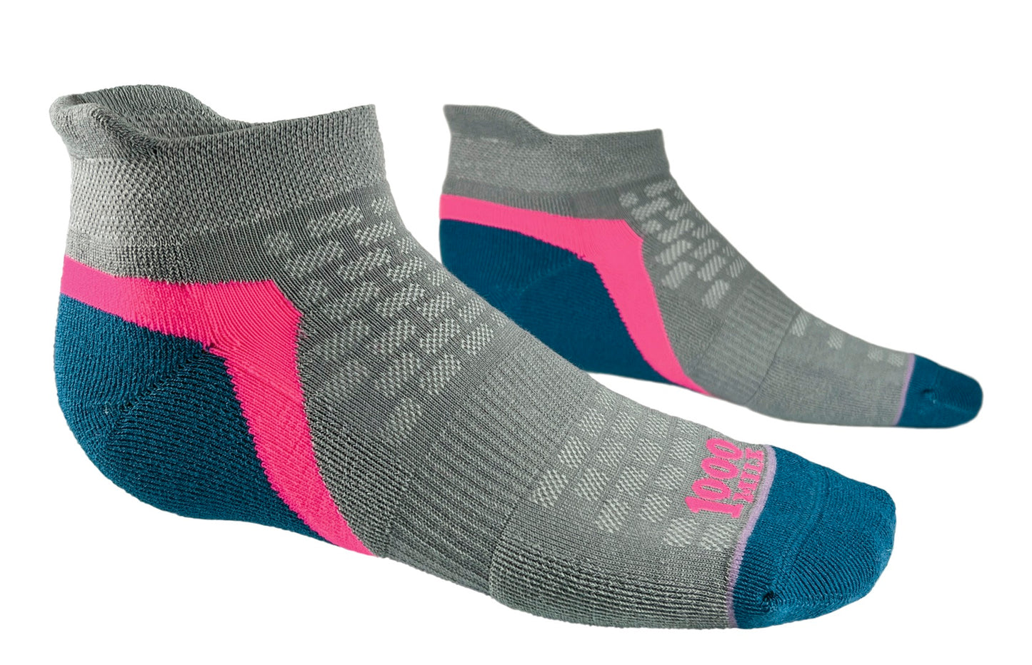 The women's Activ Socklet Repreve is a single layer anklet sports sock comprising 80% recycled materials. It is the perfect ankle sock for a range of sports and&nbsp;activities.