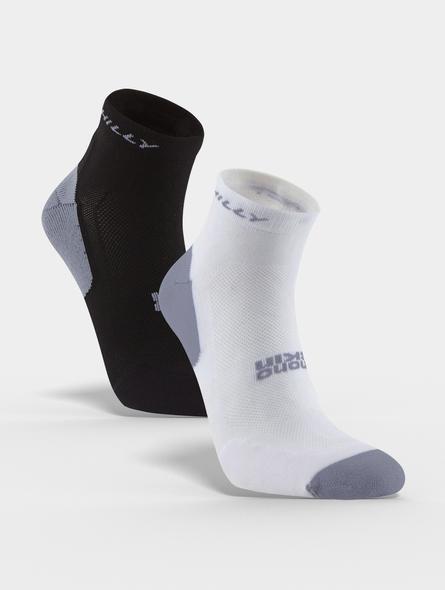 Hilly Active Tempo Quarter – Minimum Cushioning (Twin Pack)

These minimum level cushioning running socks feature a durable heel and toe alongside the soft and comfy main body under the arch of your foot and across the top. The upper is vented too to keep your feet feeling cool and fresh. Colour is one lack and one white sock
