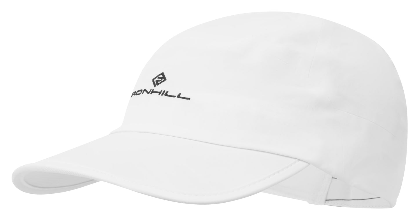 Top off your sun protection with the Ronhill Sunlight running cap for lightweight coverage and soft comfort. Colour is White