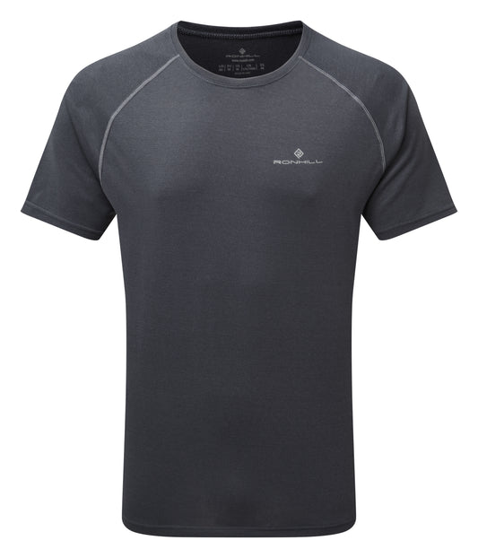 Men's short sleeve tee. This is a men's core short sleeve sleeve tee by Ronhill. It has a relaxed fit, made of a breathable 100% polyester vapourlite fabric, has wicking. A great men's short sleeve running tee. Picture is the front view of the tee and is black in colour.